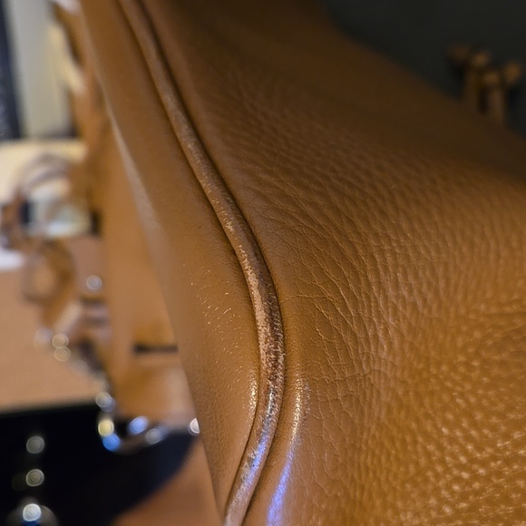 Bucket bag by Danier - Picture 8 of 8